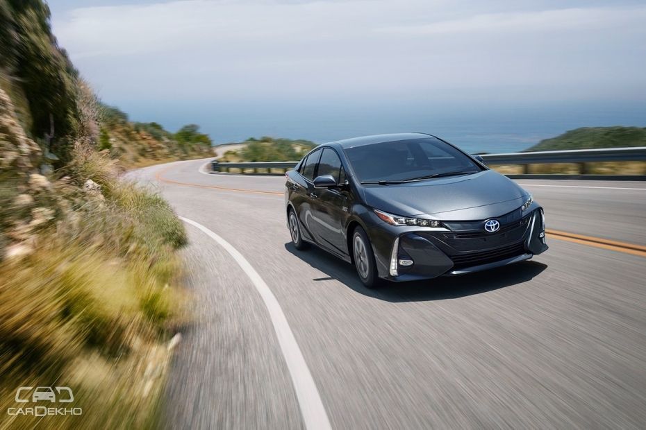 Toyota Prius Prime plug-in hybrid - the other car Toyota plans to offer to the AP government.