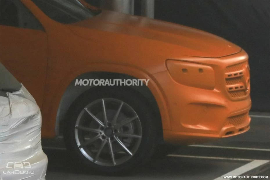 New Spy Images Of Mercedes-Benz GLB Surface