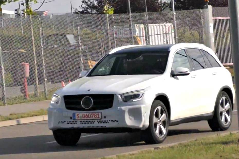 Mercedes-Benz GLC Facelift Spied