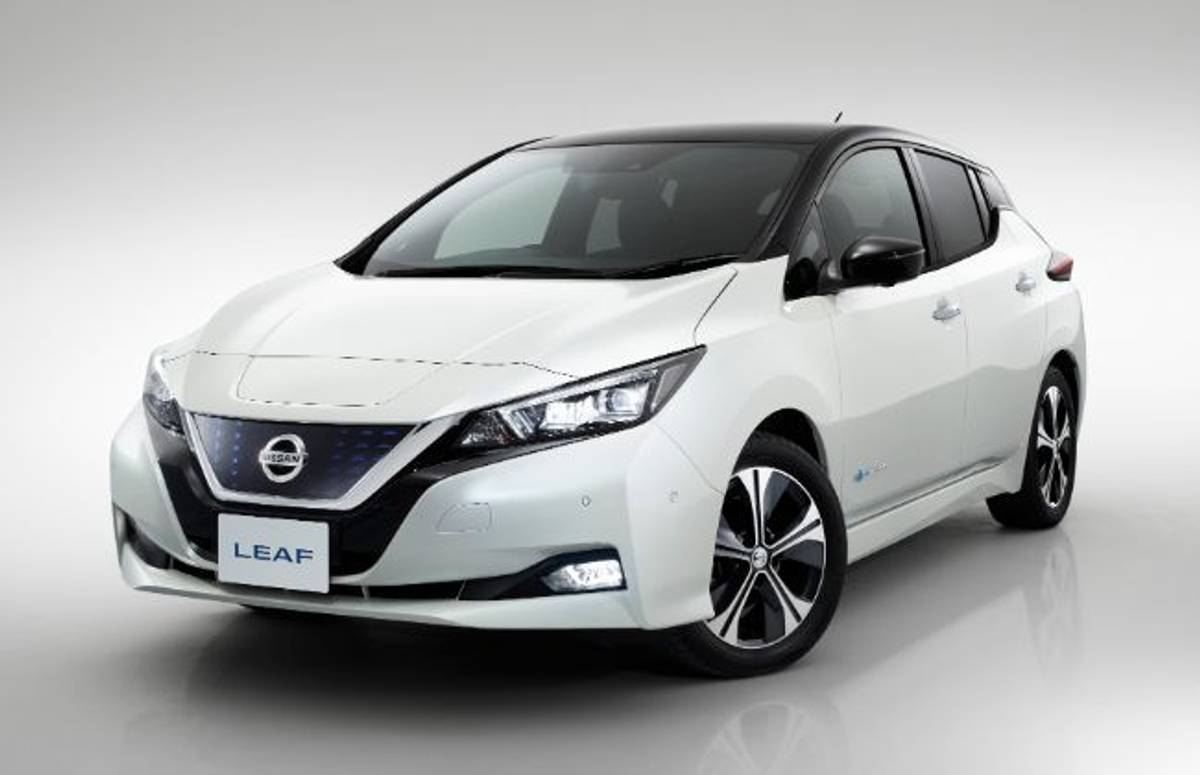 Next-Gen Nissan Leaf Breaks Cover Next-Gen Nissan Leaf Breaks Cover