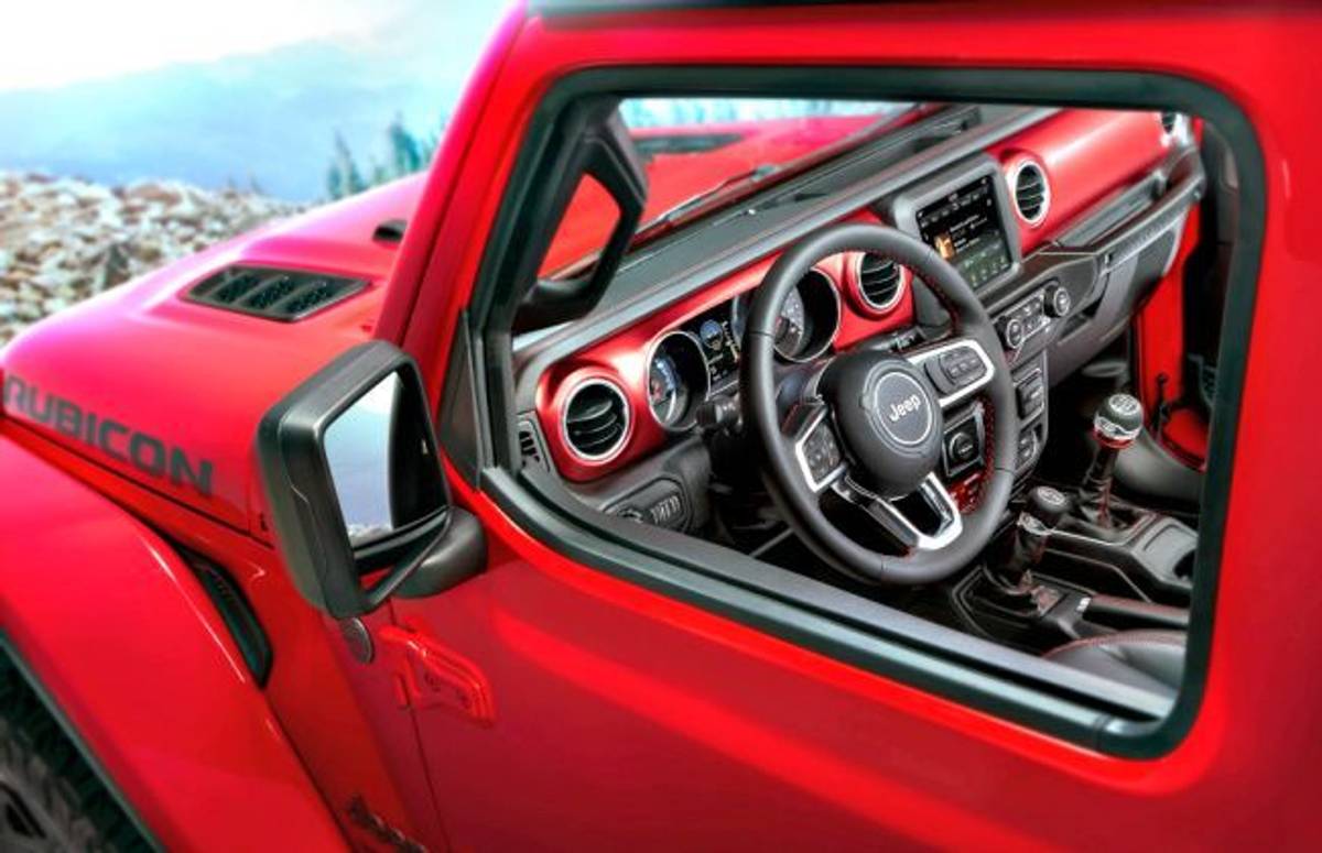 New Jeep Wrangler Interior Revealed New Jeep Wrangler Interior Revealed