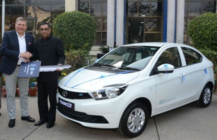 Tata Delivers First Batch Of Tigor EVs To EESL Tata Delivers First Batch Of Tigor EVs To EESL