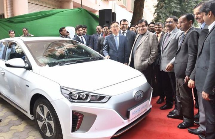 This Made-In-India Fast Charger Can Juice Up Electric Cars In Just 30 Minutes! This Made-In-India Fast Charger Can Juice Up Electric Cars In Just 30 Minutes!