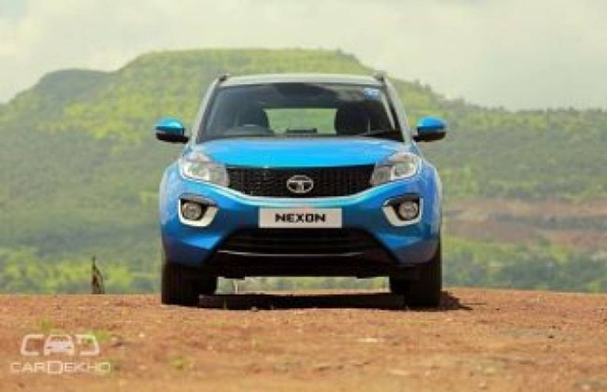 Tata Nexon Gets Sunroof As Accessory; Costs Rs 16,053 Tata Nexon Gets Sunroof As Accessory; Costs Rs 16,053