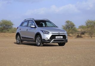 Hyundai i20 Active: Expert Review Hyundai i20 Active: Expert Review