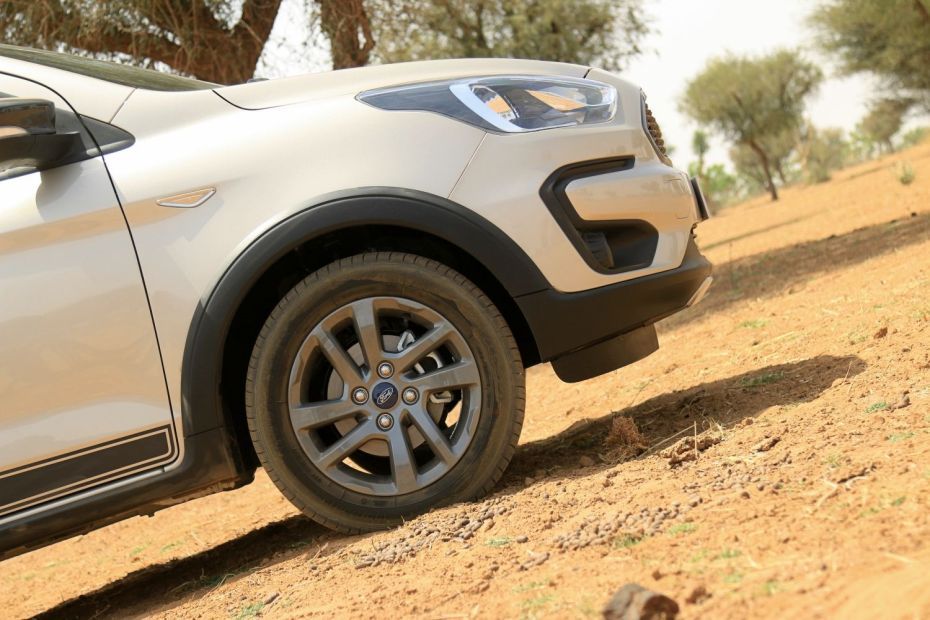 Clash Of Segments: Ford Freestyle vs Maruti Swift – Which Car To Buy?