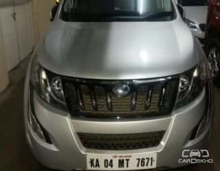 2017 Mahindra XUV500 AT W10 FWD 2017 Mahindra XUV500 AT W10 FWD