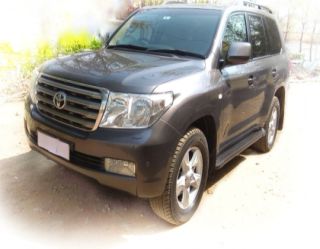 2011 Toyota Land Cruiser V8 Petrol 2011 Toyota Land Cruiser V8 Petrol