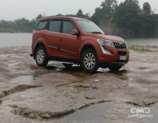 2015 Mahindra XUV500 W10 2WD 2015 Mahindra XUV500 W10 2WD